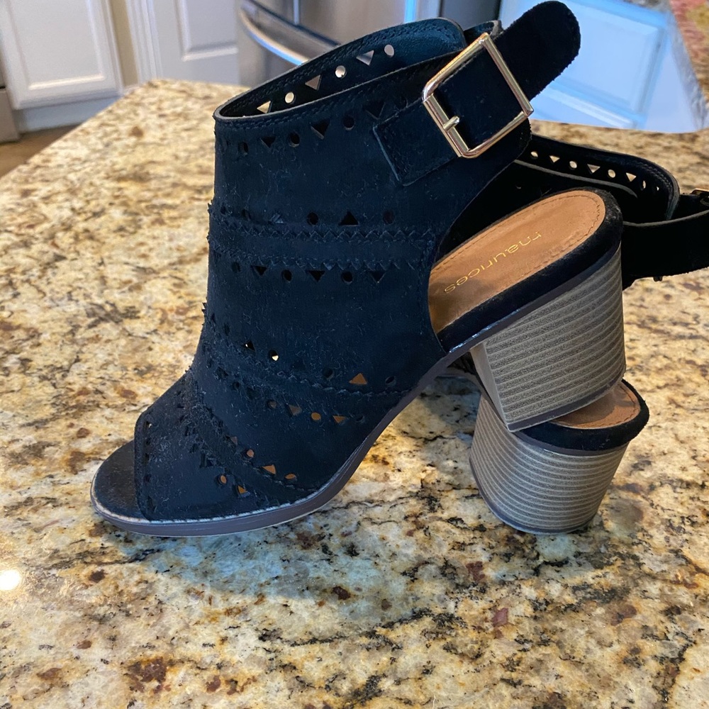 Maurices Black Heeled Sandal